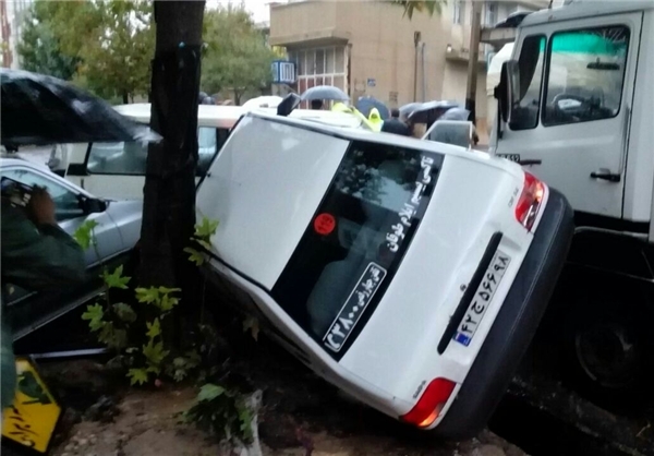 بارش شدید باران ایلام را به تعطیلی کشاند