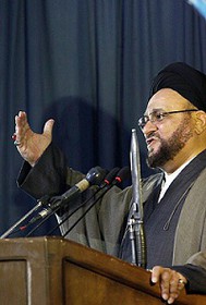 انتقاد امام جمعه موقت اصفهان از اجرای ارکستر موسیقی دربرخی رستوران‌ها