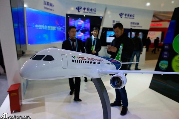 نگاهی گذرا به نمایشگاه «نور اینترنت»