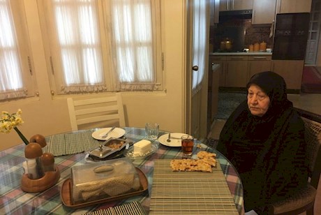 همسر هاشمی در اولین صبحانه بدون او (+عکس)