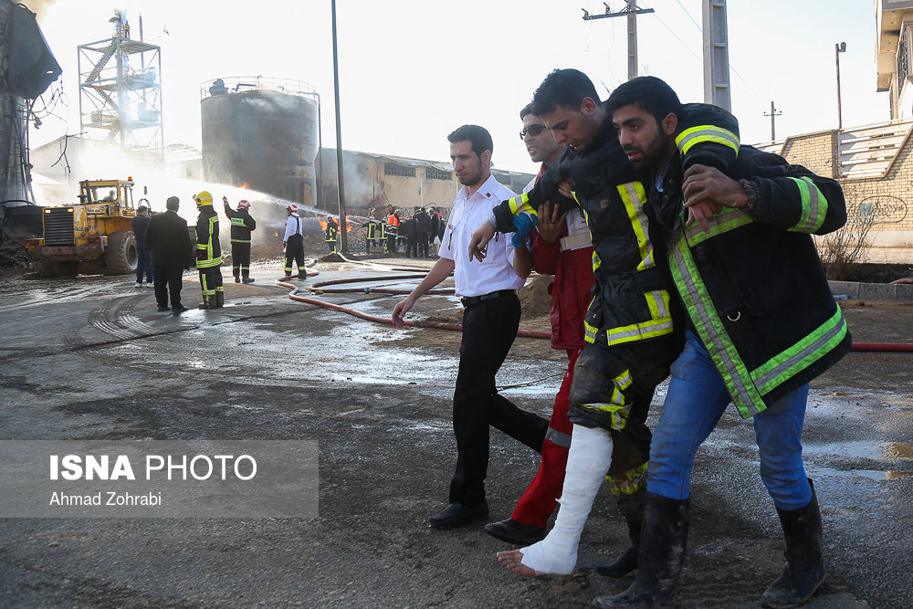 آتش سوزی در کارخانه میعانات نفتی در قم (+عکس)