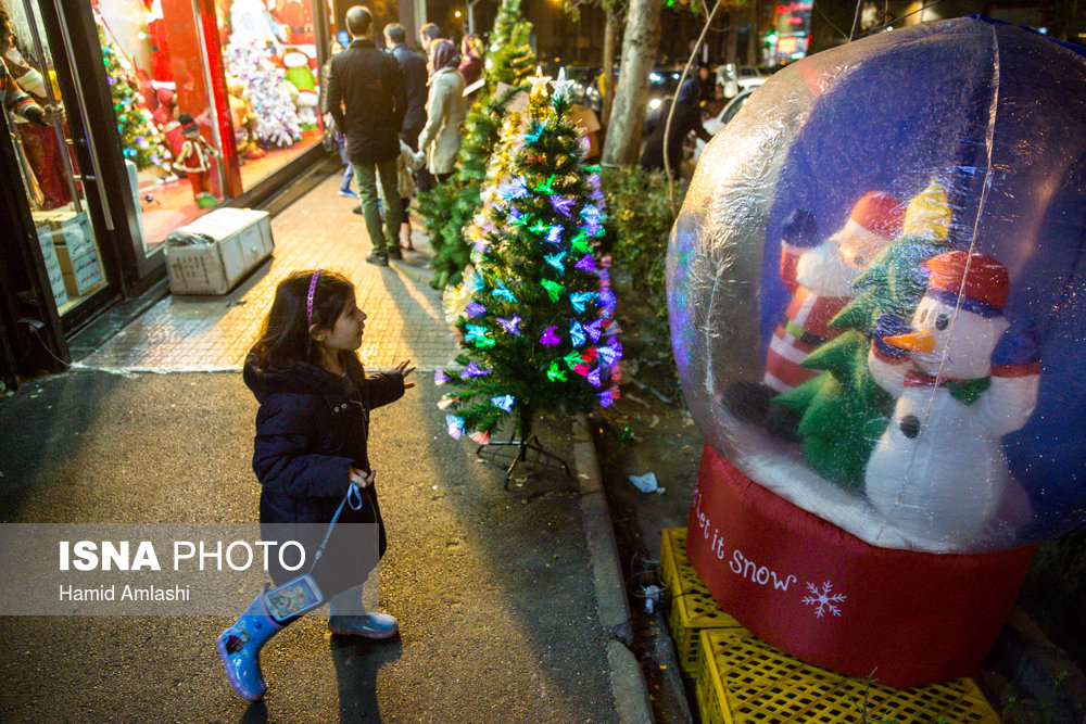 خرید کریسمس در تهران (+عکس)