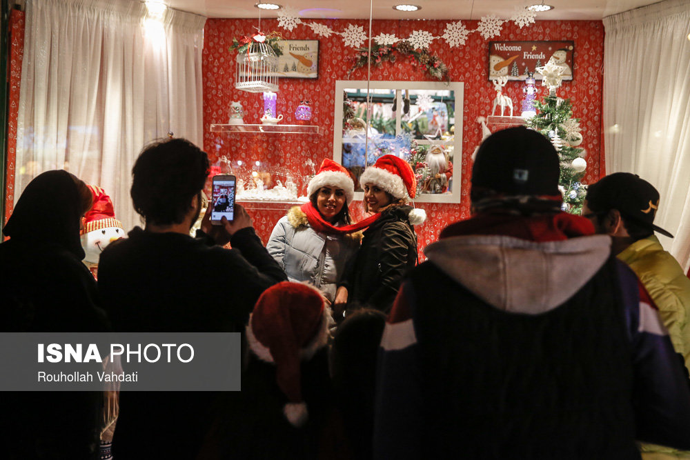 خرید کریسمس در تهران (+عکس)