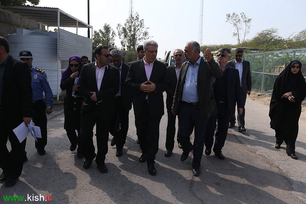بازدید مدیرعامل سازمان منطقه آزاد کیش از خانه های کارگری و کمپ سحر