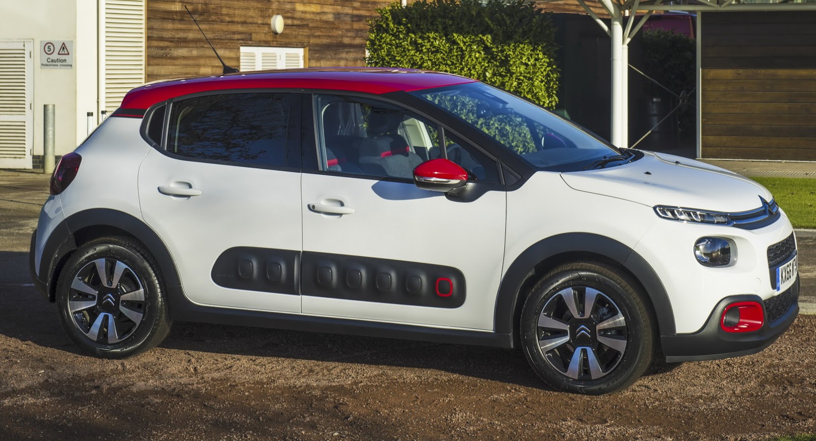 جایزه بهترین خودروی سال 2017 اروپا تعلق می‌گیرد به ...