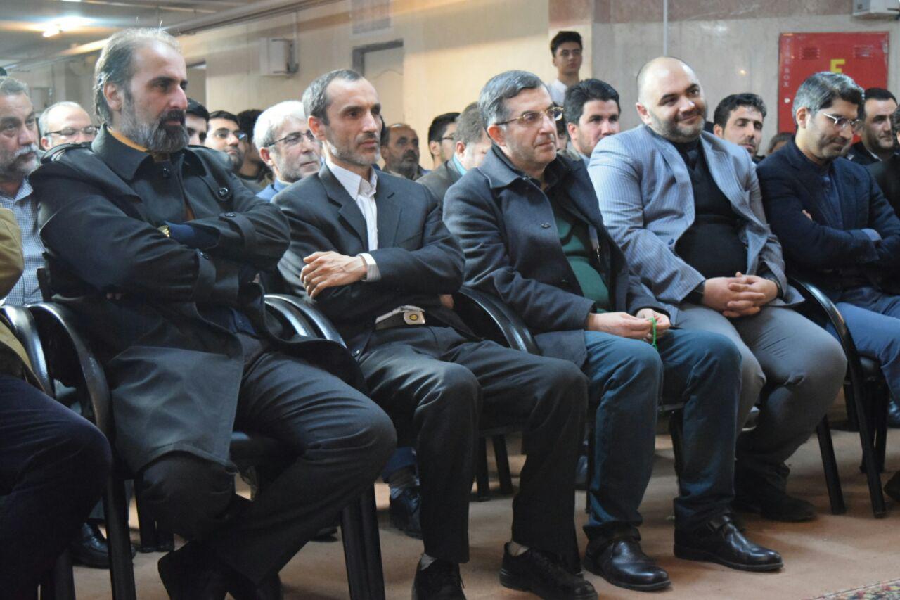 بقایی: من افتخار می کنم که بدون اجازه دکتر احمدی نژاد آب نخورم/ راه من، راه و روش استادم دکتر احمدی نژاد است