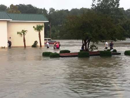 طوفان در آمریکا 15 قربانی گرفت (+عکس)