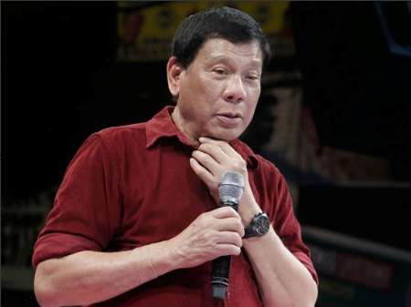 رئیس جمهور فیلیپین: پیروزی ترامپ، پیروزی بزرگی بود/ ترامپ رهبر مناسب برای قوی ترین کشور جهان است/ با ترامپ می توانم دوست باشم او درباره حقوق بشر حرف نمی زند