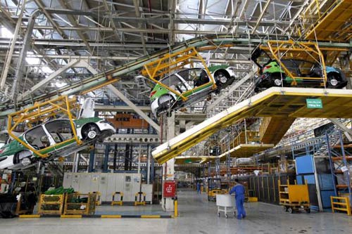 ایران خودرو روزانه همچنان بیش از 2000دستگاه تولید دارد