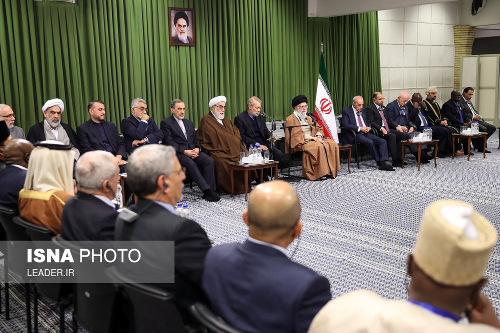 مقام معظم رهبری: سعودیها در حال خیانت به امت اسلامی هستند/ نگذاریم برای رژیم صهیونیستی حاشیه امن درست شود/ غلط زیادی امریکا درباره قدس به سرانجام نمیرسد مقام معظم رهبری: سعودیها در حال خیانت به امت اسلامی هستند/ نگذاریم برای رژیم صهیونیستی حاشیه امن درست شود/ غلط زیادی امریکا درباره قدس به سرانجام نمیرسد