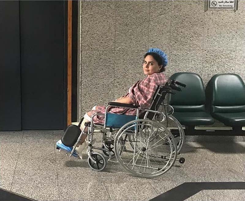 الناز شاکردوست بالاخره از تخت بلند شد (عکس)