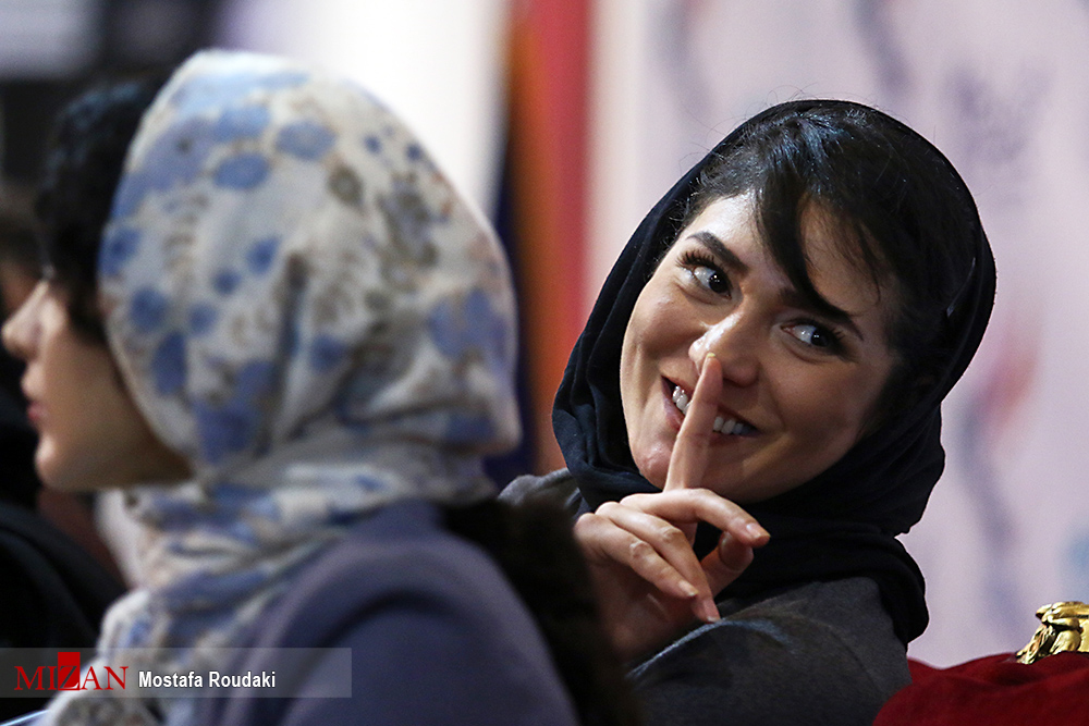 فیلمها و حاشیههای روز هشتم جشنواره فجر در سینمای رسانه (+عکس) فیلمها و حاشیههای روز هشتم جشنواره فجر در سینمای رسانه (+عکس)