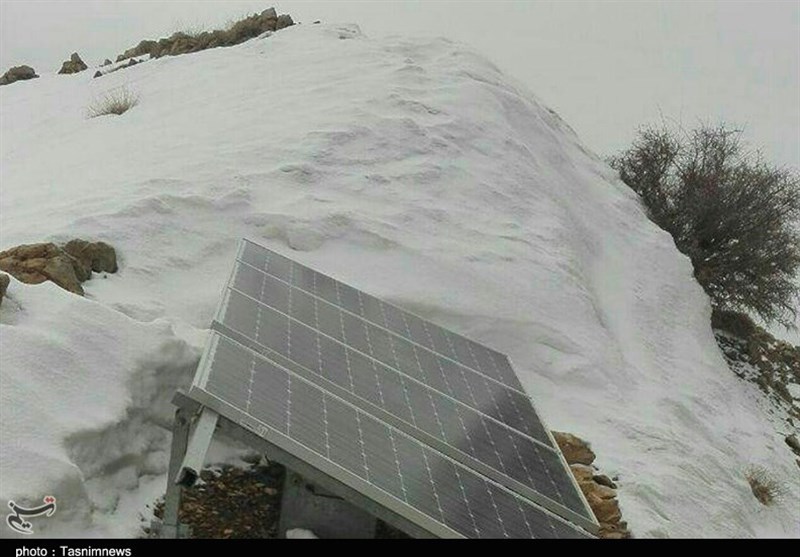 محاصره یک ماهه روستائیان الیگودرز در برف (+عکس) محاصره یک ماهه روستائیان الیگودرز در برف (+عکس)