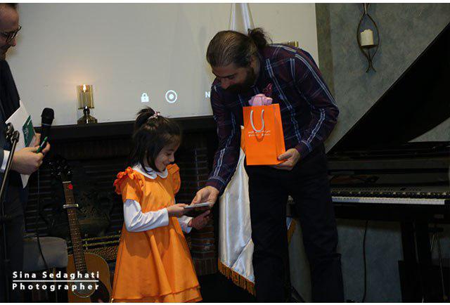 تجلیل از سه مددجوی نابغه توسط دستهای مهربان تجلیل از سه مددجوی نابغه توسط دستهای مهربان