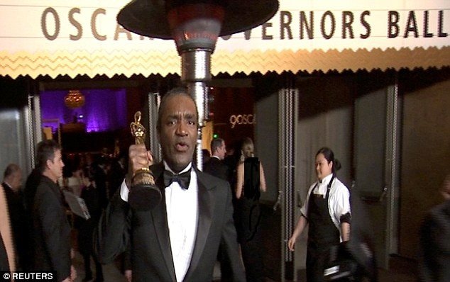 سرقت مجسمه اسکار در چند ثانیه!