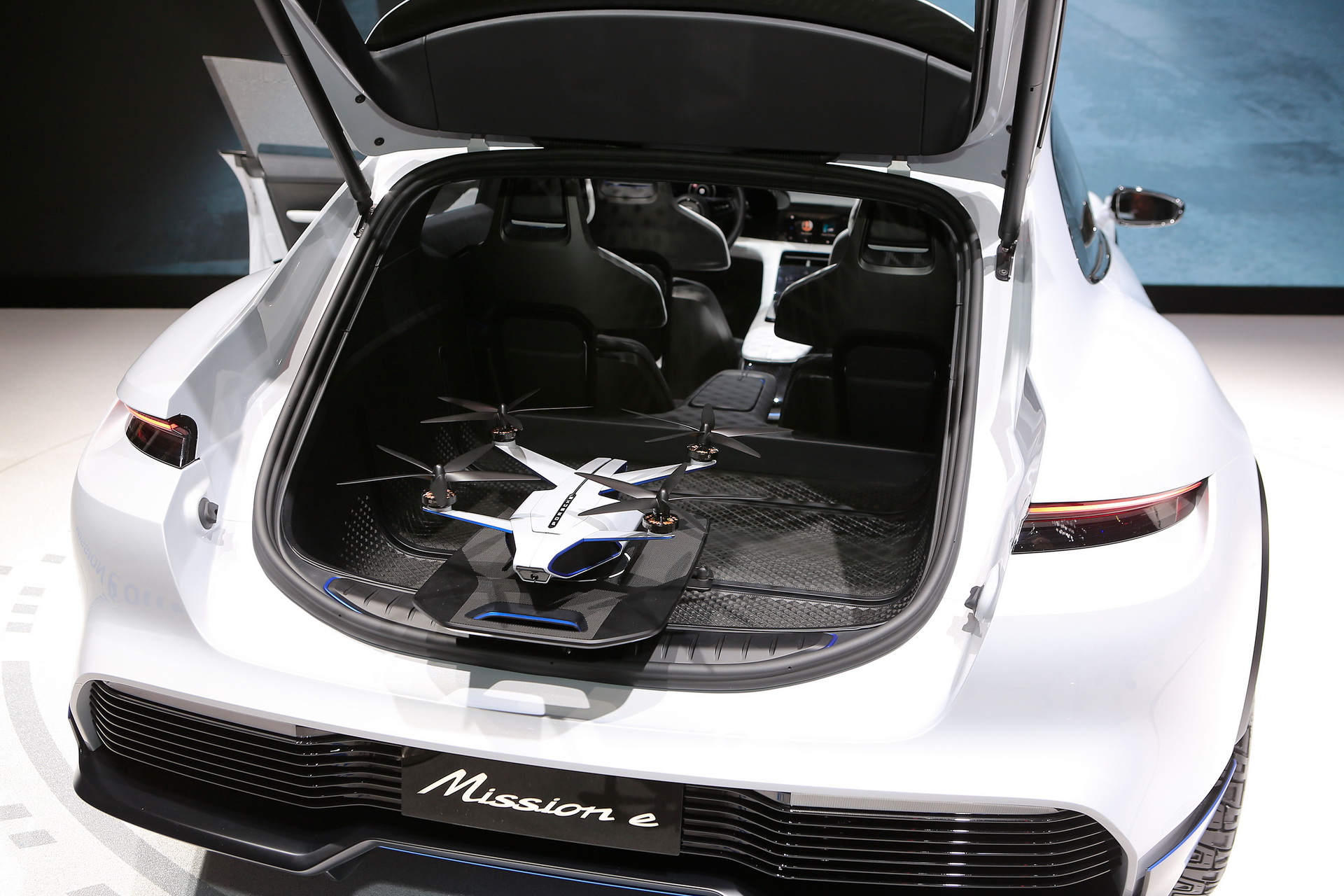 با ئی- میشن کراس پورشه سوپرایز شوید