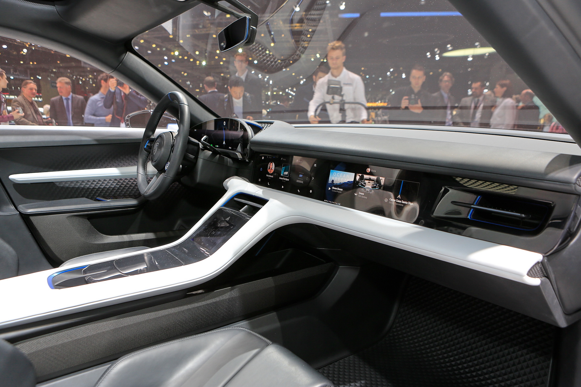 با ئی- میشن کراس پورشه سوپرایز شوید