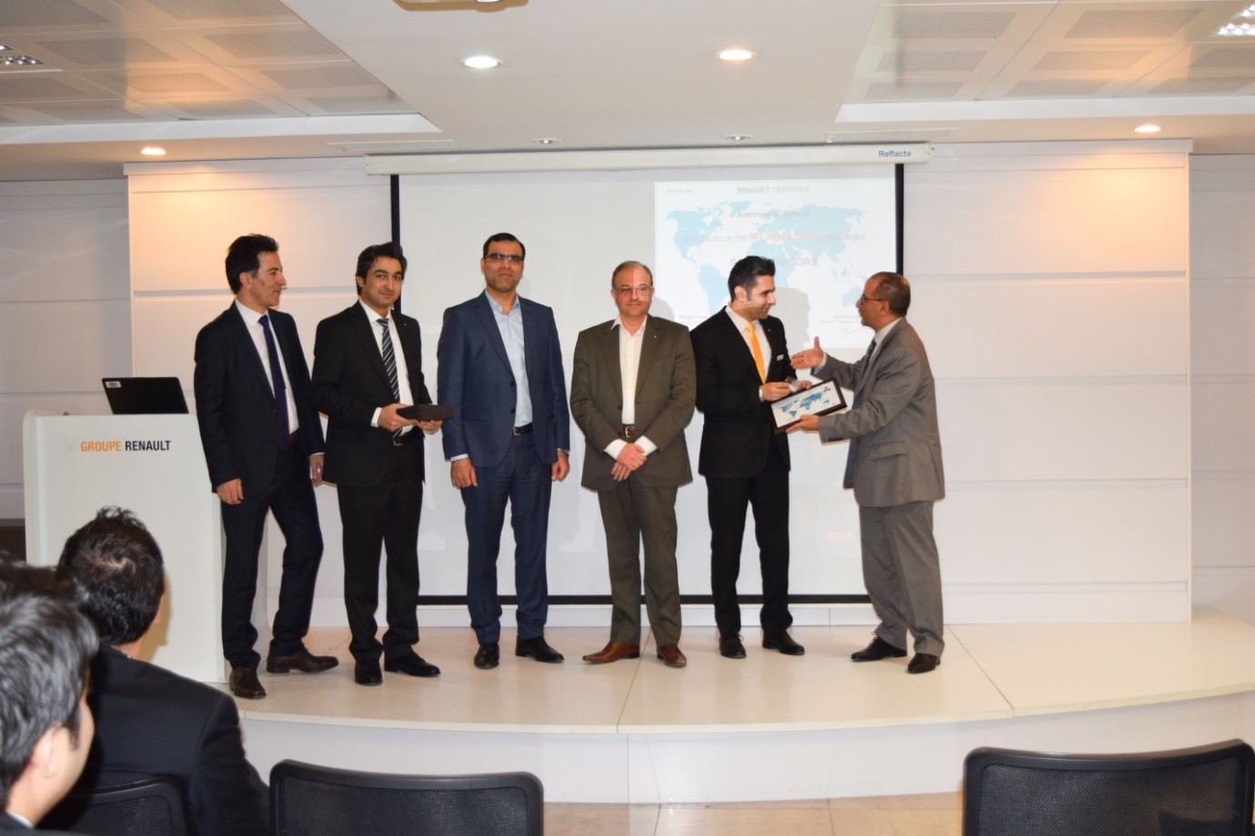 جشن فارغ التحصیلی اولین دوره R-SCHOOL رنو در ایران برگزار شد (+عکس)