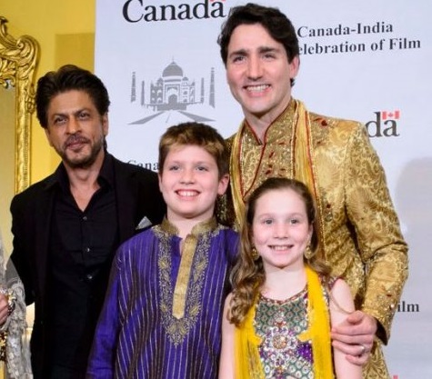 جنجال لباسهای نخست وزیر کانادا در سفر به هند: ما هندیها اینگونه لباس نمی پوشیم، حتی در بالیوود! جنجال لباسهای نخست وزیر کانادا در سفر به هند: ما هندیها اینگونه لباس نمی پوشیم، حتی در بالیوود!