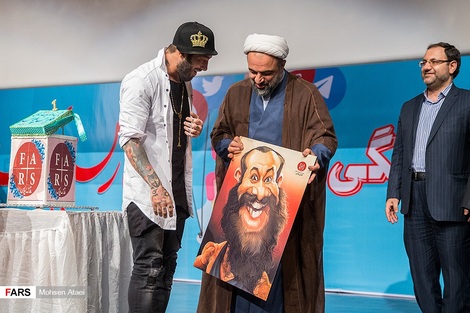 تقدیر رسایی از تتلو (عکس)