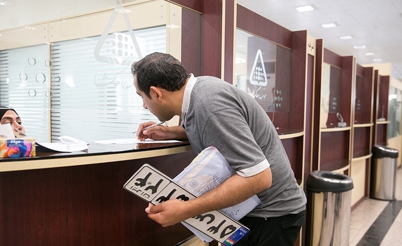 پلیس:شماره گذاري و تعويض پلاك منوط به داشتن بيمه نامه شخص ثالث و برگه معاينه فني