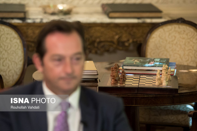 سفیر انگلیس در تهران: در آینده نزدیک صدور ویزا انگلیس افزایش می&zwnj;یابد/ به طور کامل و قوی از اجرای برجام حمایت می&zwnj;کنیم/ به توانایی دیپلماتیک ظریف احترام می&zwnj;گذارم