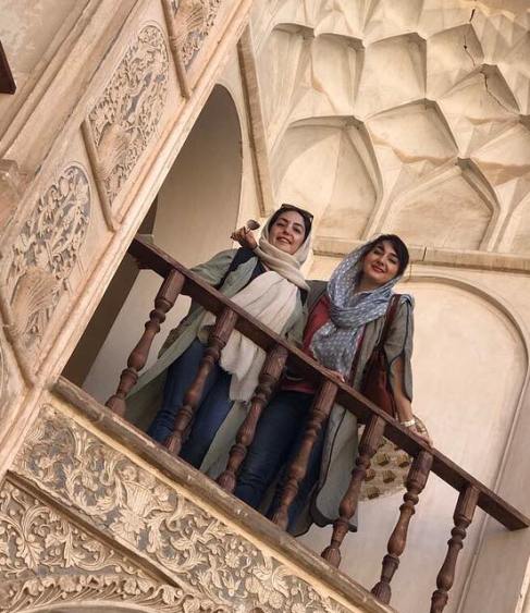 هانیه توسلی و خواهرش (عکس)