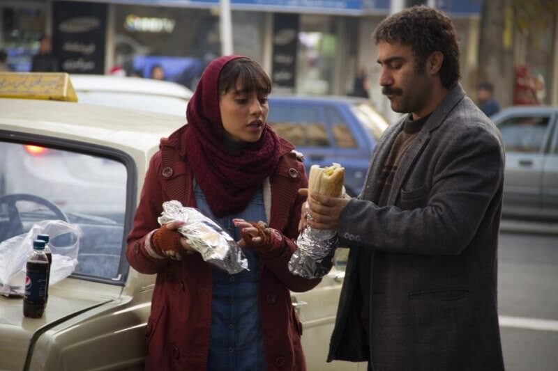 یادداشت علیرضا داوود نژاد درباره چگونگی زمین زدن فیلم فراری: با یقه&zwnj;های بسته و محاسن مرتب آمده بودند تا به ما درس تدین و اخلاق بدهند