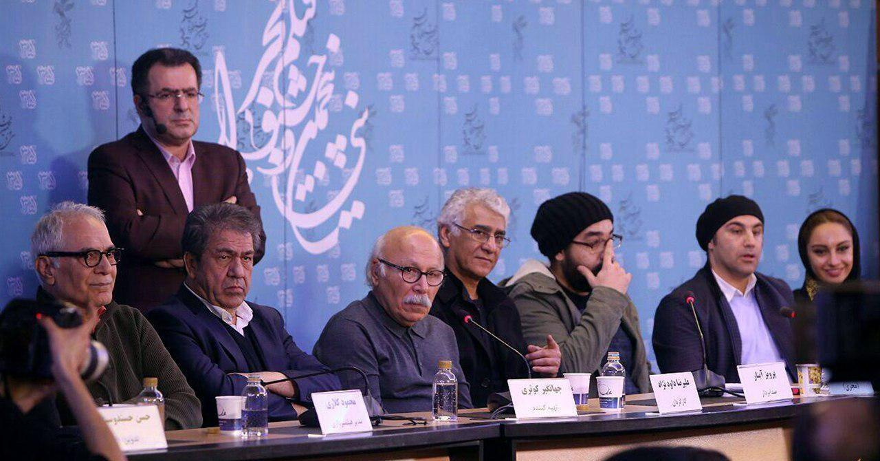 یادداشت علیرضا داوود نژاد درباره چگونگی زمین زدن فیلم فراری: با یقه&zwnj;های بسته و محاسن مرتب آمده بودند تا به ما درس تدین و اخلاق بدهند