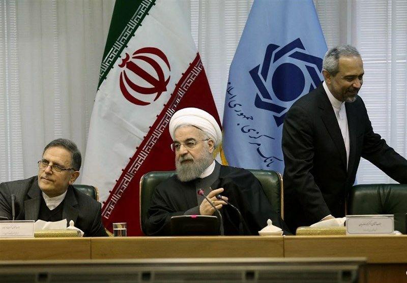 تحلیل عوامل افزایش جهشی نرخ ارز/دولت برای انجام اصلاحات اقتصادی با مردم صحبت کند/با تداوم مسیر گذشته، افزایش نرخ دلار متوقف نمی شود