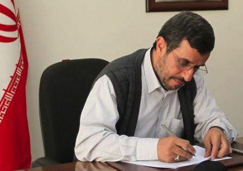 تحلیل نامه 43 مقام سابق دولت به محمود احمدی نژاد/آیا دولت حسن روحانی لیبرال است؟/عملکرد دولت ها کاملا سیاه یا سفید نیست