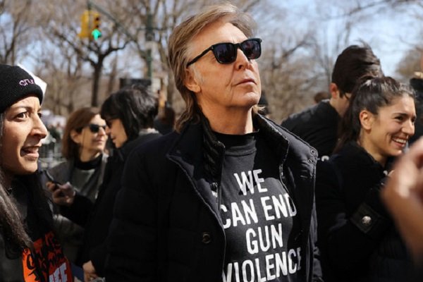 حمایت چهره های مشهور فرهنگی و هنری از کمپین ضد اسلحه/جورج کلونی، اسپیلبرگ، پل&zwnj;مک&zwnj;کارتنی