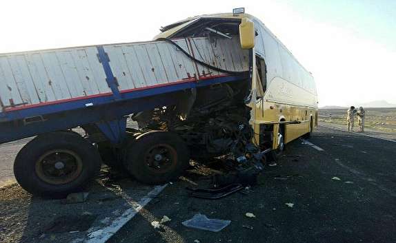 15 مصدوم در تصادف جاده مسجدسلیمان (+عکس)