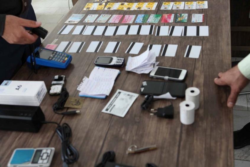 جزییات برداشت ۴۰۰ میلیون تومانی از حساب&zwnj;های بانکی در پوشش دست فروشی