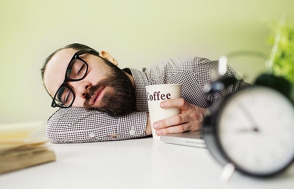 خواب روز کِی، چقدر و چگونه باشد؟ 7 توصیه کاربردی از دو بنیاد علمی در آمریکا