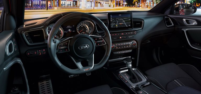 مقایسه پروسید کیا و شوتینگ&zwnj;بریک CLA بنز