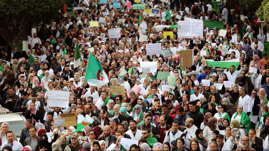 حمایت غیرمستقیم ارتش الجزایر از معترضان