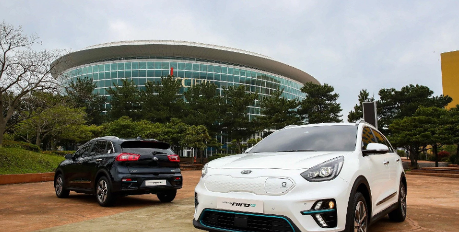 رونمایی از نیروی الکتریکی کیا/ طی مسافت 380 کیلومتری با  یک بار شارژ