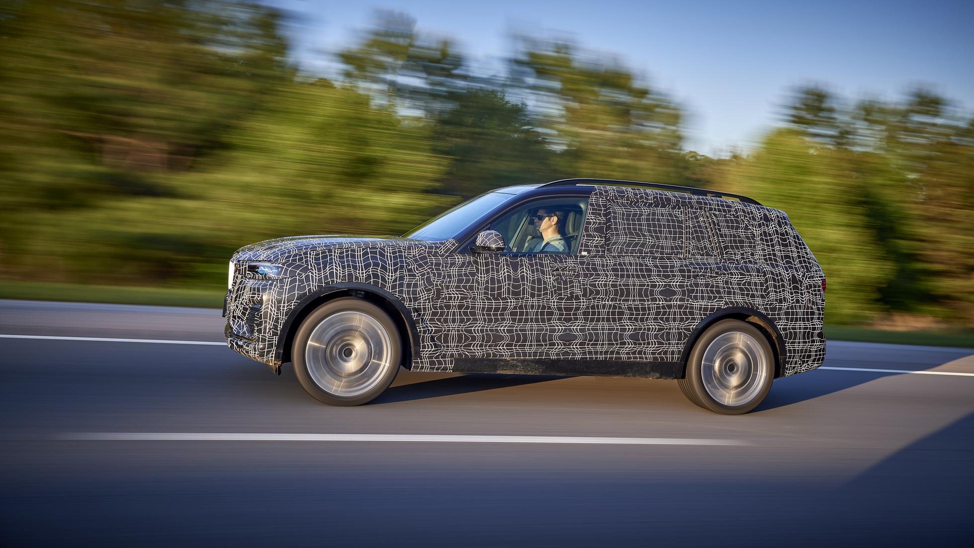 تست نسخه اولیه بامو X7 : لوکسترین SUV جهان تست نسخه اولیه بامو X7 : لوکسترین SUV جهان