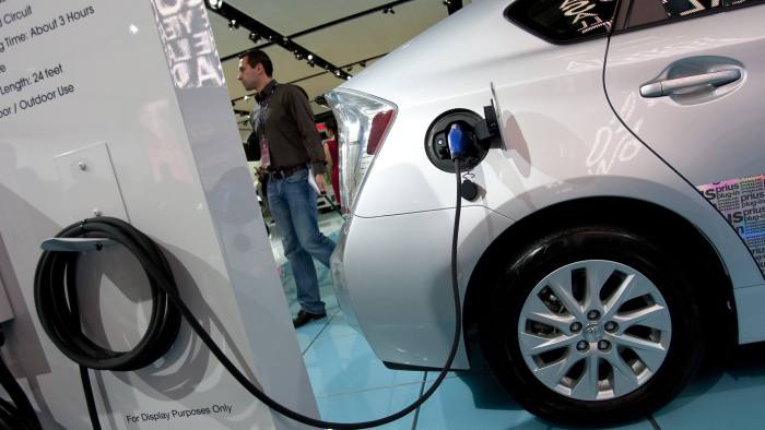 ممنوعیت فروش هیبریدی&zwnj;ها در انگلیس تا سال 2040/ نسخه کاربردی تهران در جهت کاهش آلایندگی کدام است؟