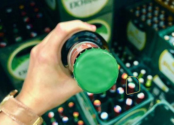 پرچم ایران روی بطری های مشروبات الکلی/ ایران شکایت کرد (+عکس)