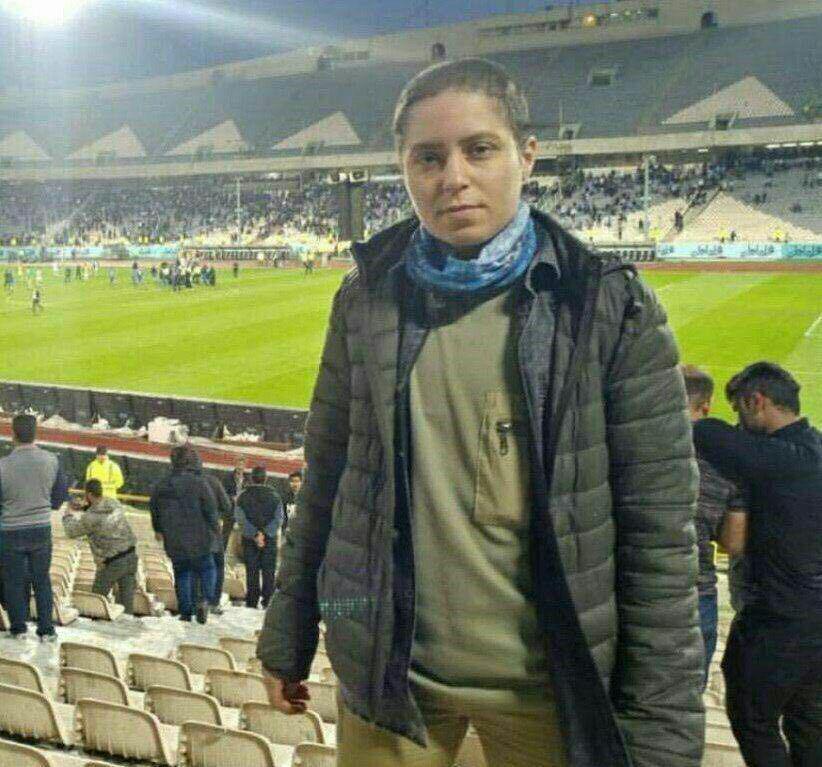 دختری که تماشاگر بازی استقلال پیکان بود (عکس)