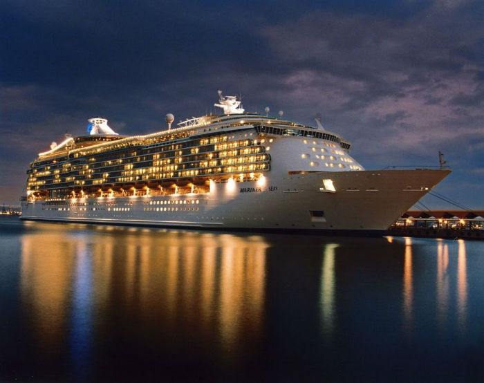 10 کشتی تفریحی غول پیکر مناسب برای مسافرت (+عکس) 10 کشتی تفریحی غول پیکر مناسب برای مسافرت (+عکس)