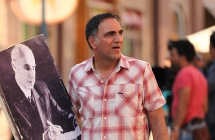 دلنوشته کارگردان شهرزاد بر پایان آن: چه باید می کردیم؟ تن می دادیم به شایعه و شبهه و بازار داغ جو سازی و كار را تعطيل ميكرديم؟ افكار عمومي بسرعت بازيچه دست متوليان ثروت و منطق قدرت نشود