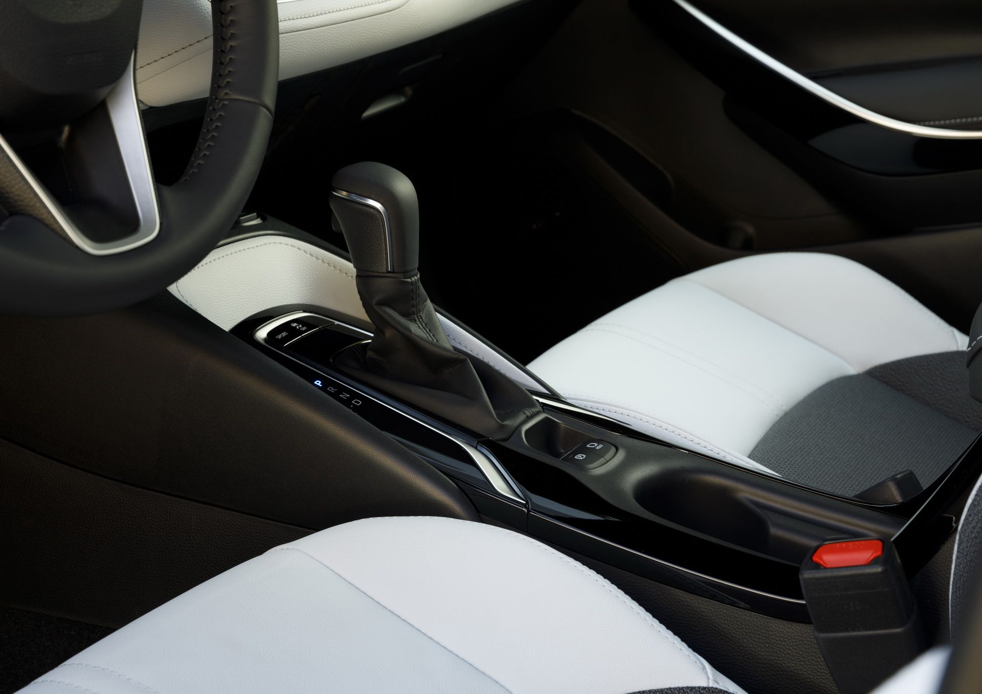 هاچ&zwnj;بکِ پرفروش&zwnj;ترین خودروی دنیا 20 هزار دلار می&zwnj;ارزد