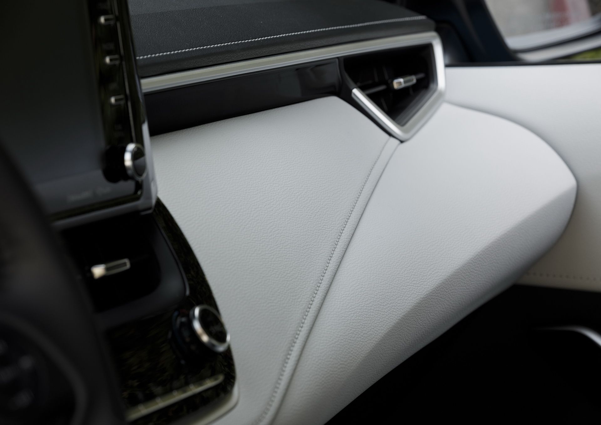 هاچ&zwnj;بکِ پرفروش&zwnj;ترین خودروی دنیا 20 هزار دلار می&zwnj;ارزد