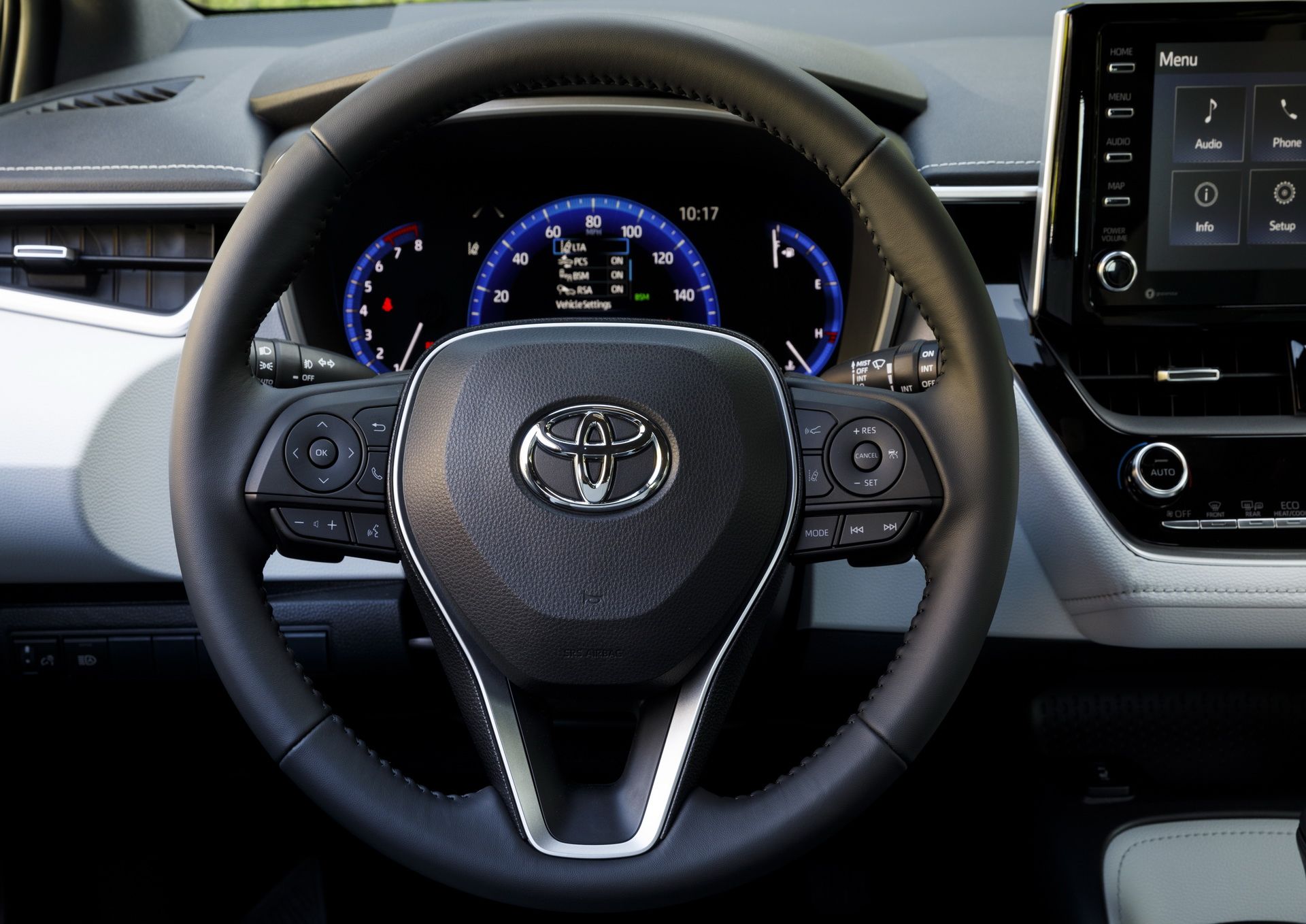 هاچ&zwnj;بکِ پرفروش&zwnj;ترین خودروی دنیا 20 هزار دلار می&zwnj;ارزد