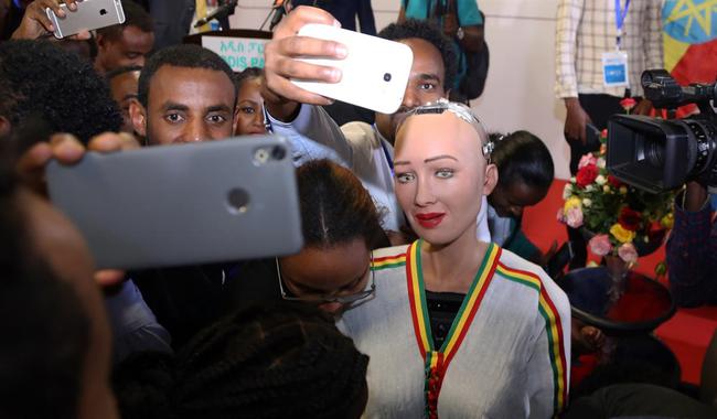 گُم شدن قطعات بدن نخستین روبات انسان&zwnj;نمای دنیا (+عکس)