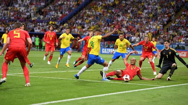 انتقاد علی مطهری از حضور بازیکنان آفریقایی در تیم های اروپایی / استفاده از بازیکنان دیگر کشورها ممنوع شود/طرفداران برزیل غمگین شدند