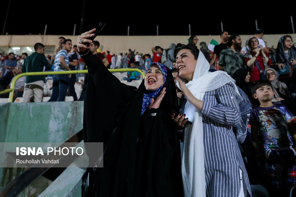 حضور زنان در استادیوم و مشکلات بدیهی که حل نمی شوند